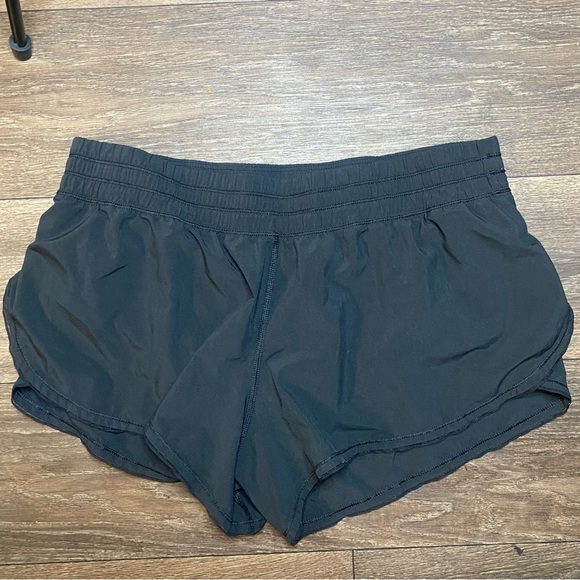 Lululemon Seek The Heat Short II (2.5") - Picture 5 of 10